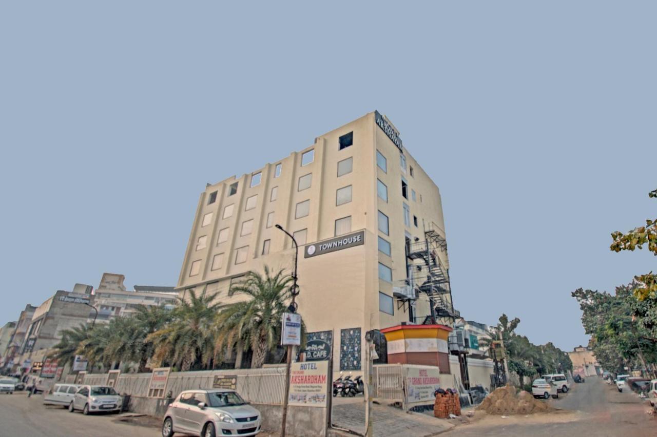 Townhouse 652 Hotel Royal Akshayam Jaipur Bagian luar foto